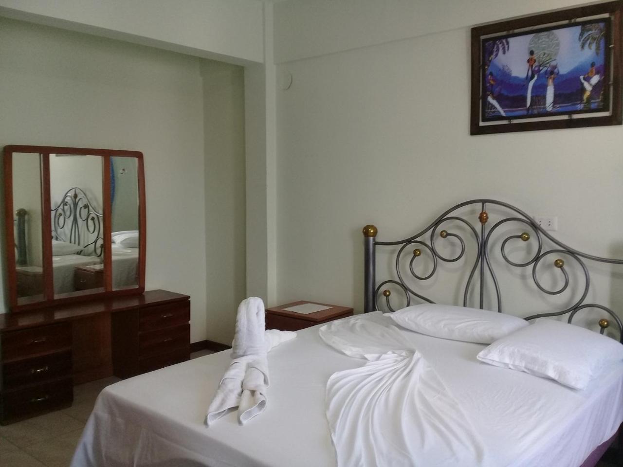 Hostal Ibiza Santa Cruz de La Sierra Exteriér fotografie