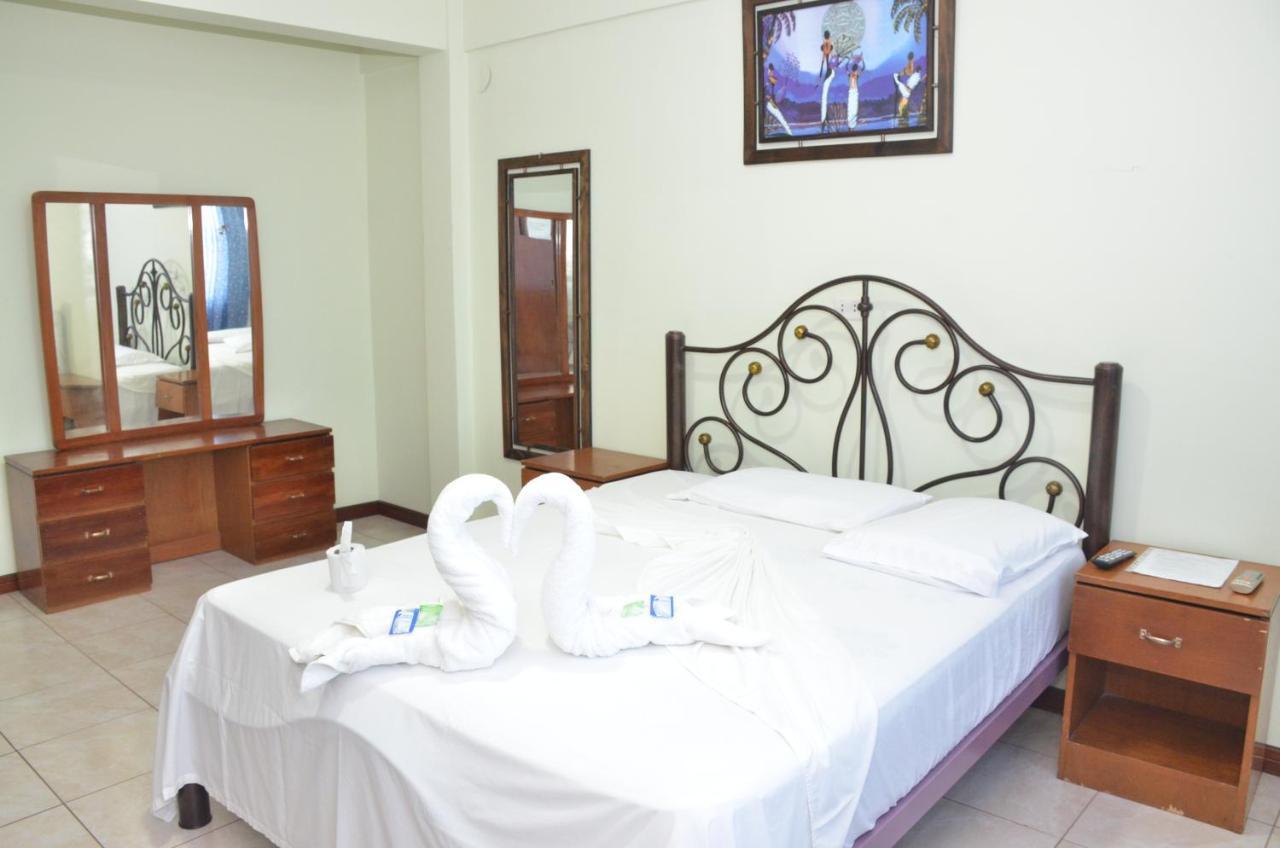 Hostal Ibiza Santa Cruz de La Sierra Exteriér fotografie