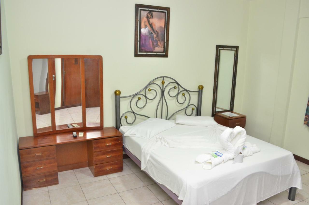 Hostal Ibiza Santa Cruz de La Sierra Exteriér fotografie